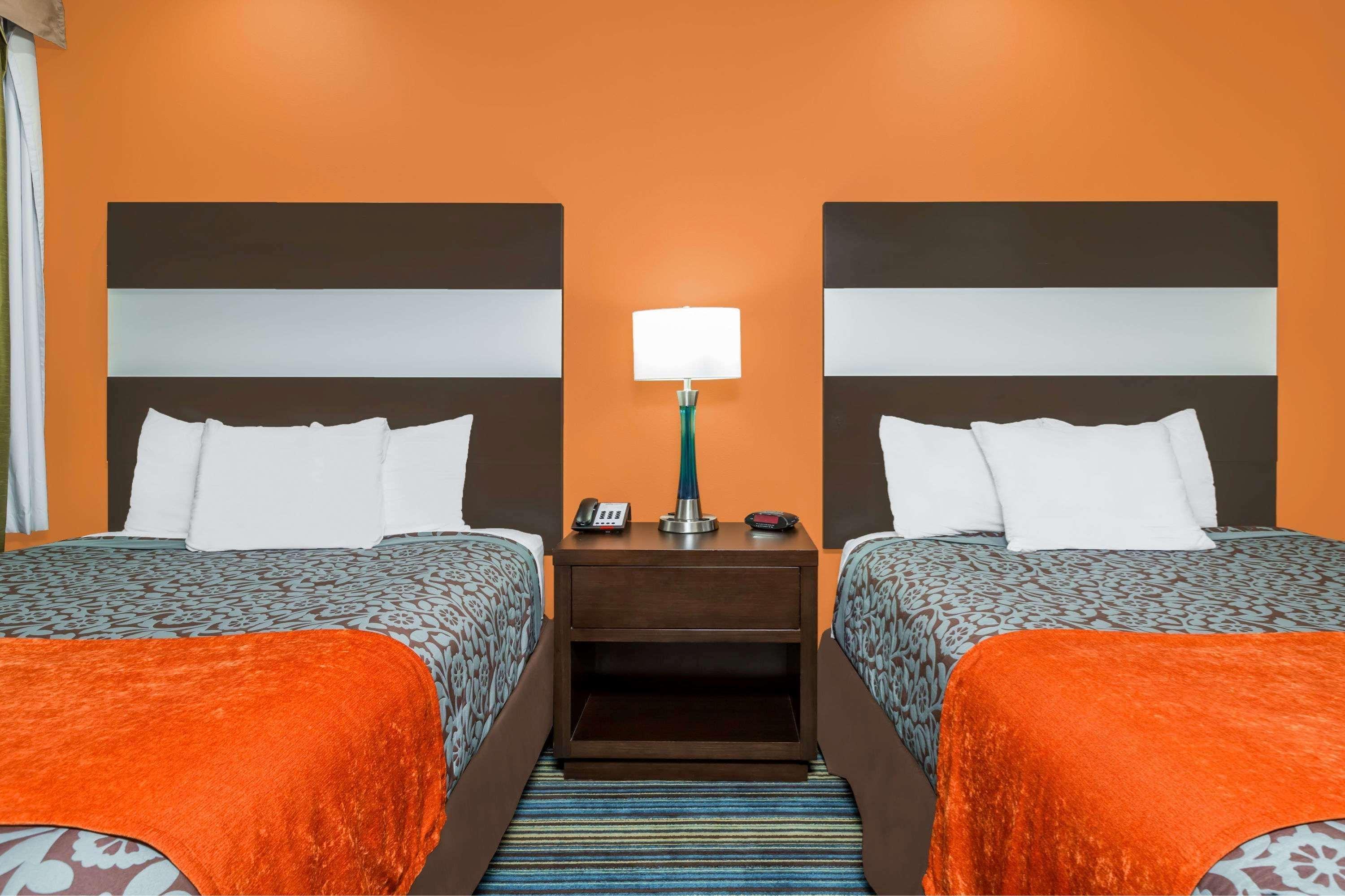 Days Inn & Suites By Wyndham Katy Buitenkant foto