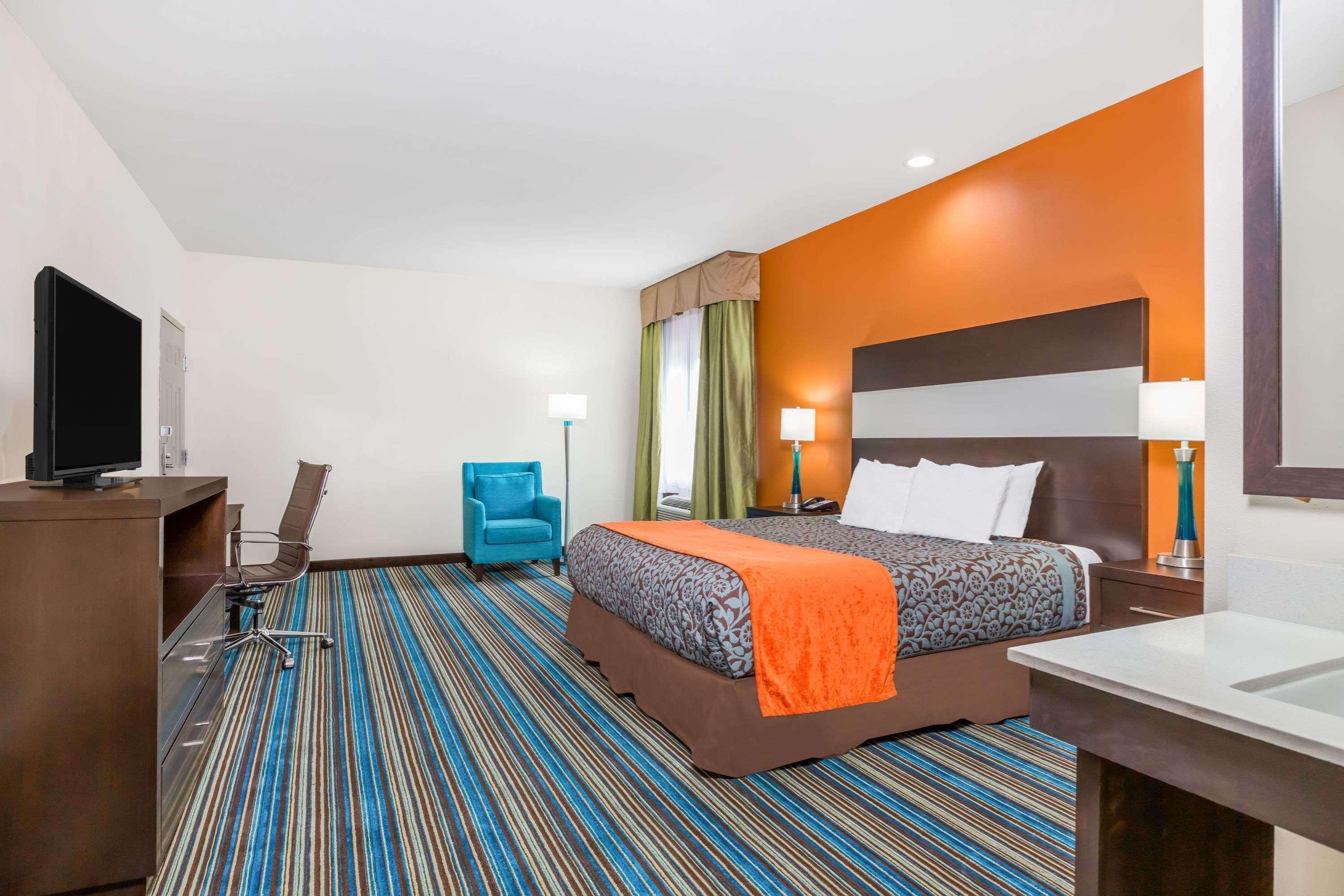 Days Inn & Suites By Wyndham Katy Buitenkant foto