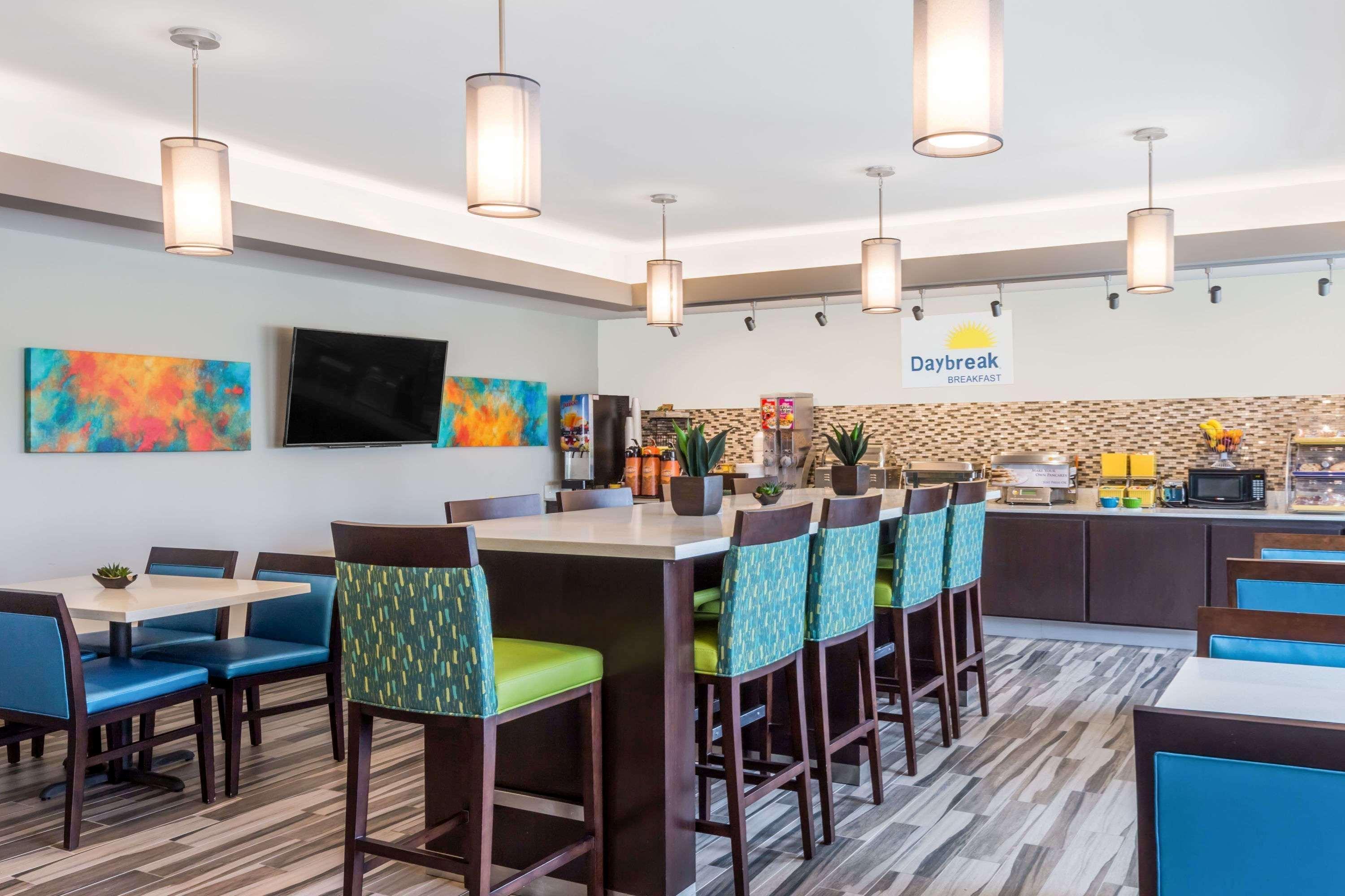 Days Inn & Suites By Wyndham Katy Buitenkant foto